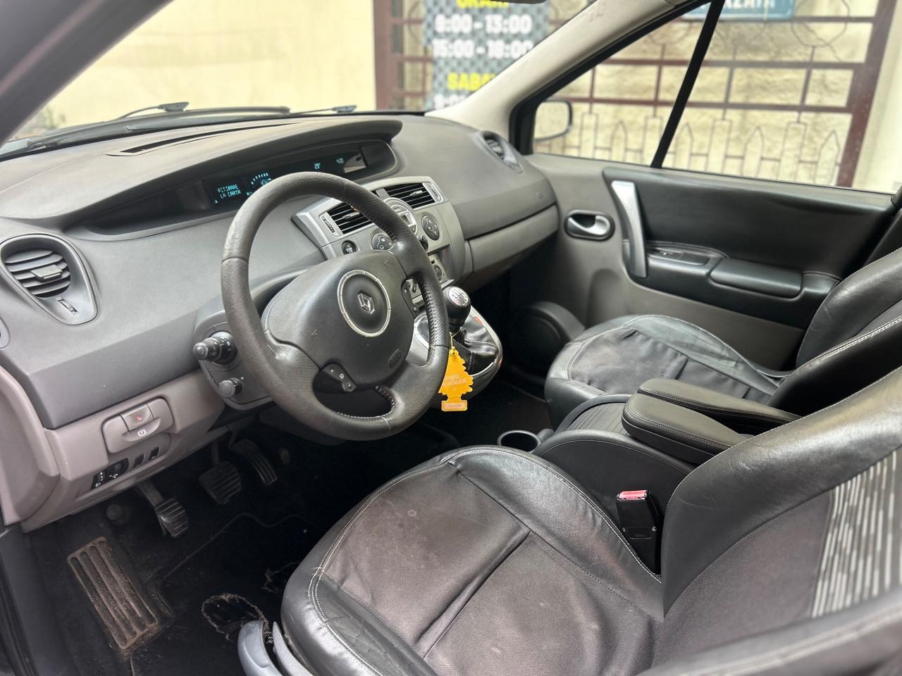 Renault Scenic Grand Scénic 1.5 dCi/105CV PlayStation Portable