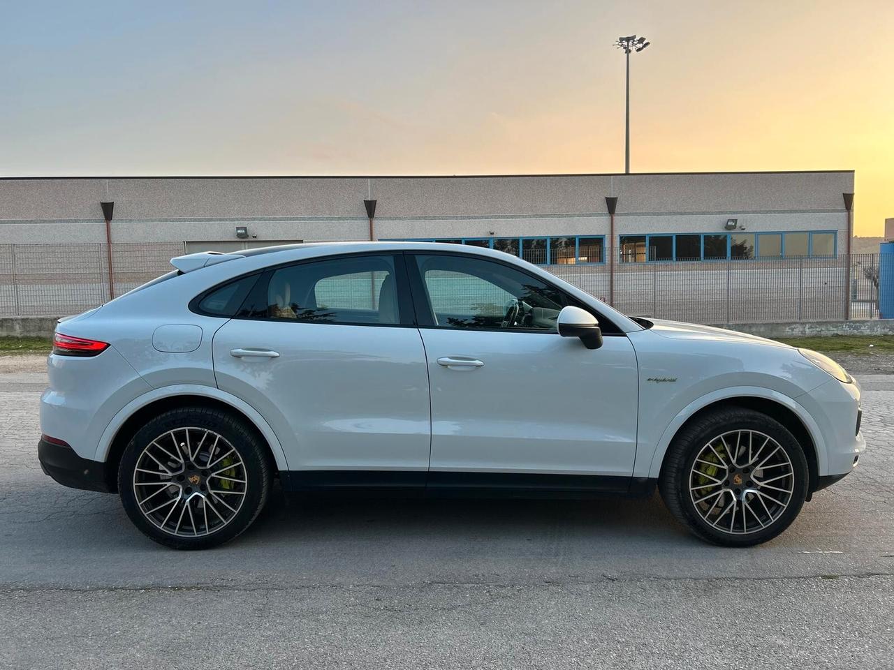 Porsche Cayenne Coupé 3.0 V6 E-Hybrid NO SUPERBOLLO