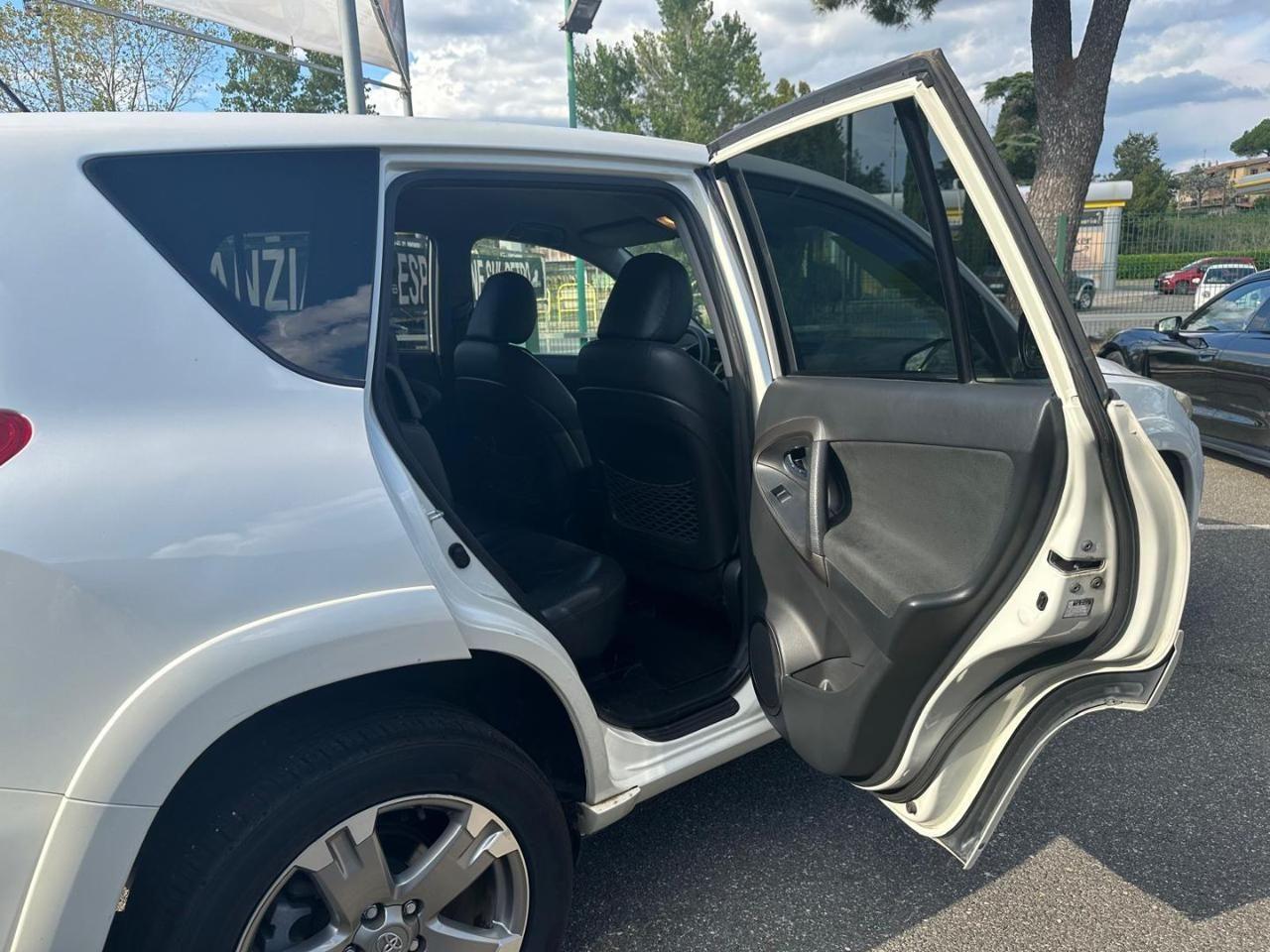 TOYOTA RAV 4 RAV4 Crossover 2.2 D-Cat A/T 150 CV Executive