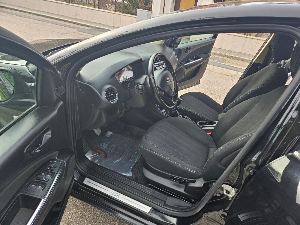 Lancia Delta 1.6 MJT DPF 105 CV Gold