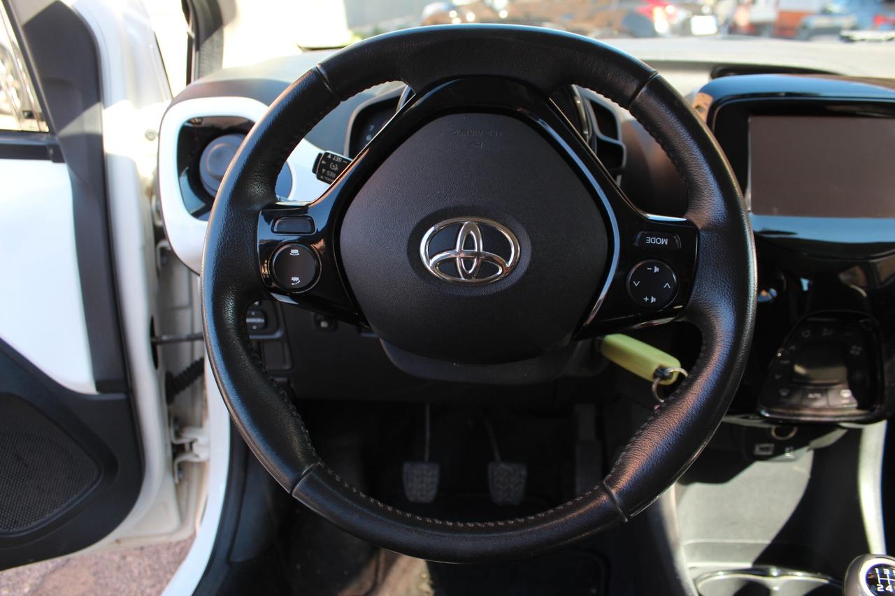 Toyota Aygo 1.0 VVT-i 69 CV 5 porte x-play Unico Proprietario Adatta a neopatentati