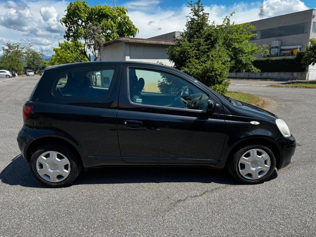 Toyota Yaris 1.3i 16V cat 3 porte Sol