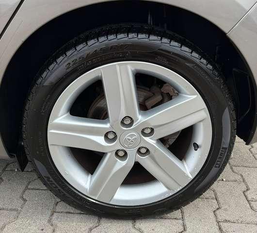 Toyota Auris 5p 2.0 d-4d Lounge