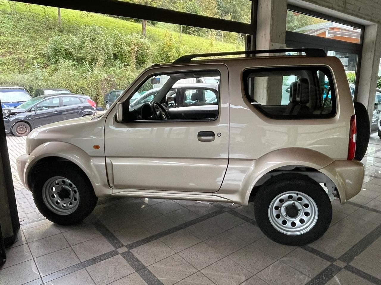 Suzuki Jimny 1.3i 16V cat 4WD JLX