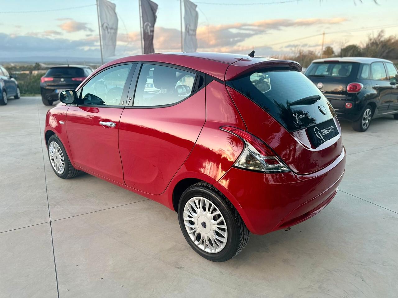 Lancia Ypsilon 1.2 70 CV Silver