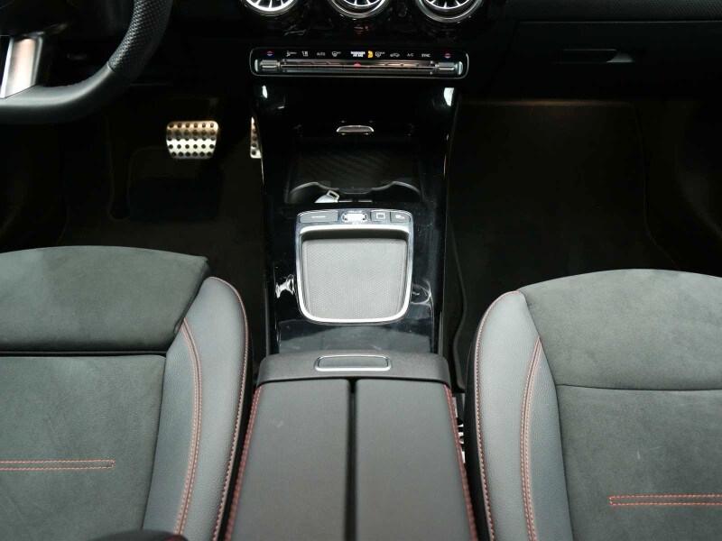 MERCEDES Classe A (W177) A 180 Automatic AM...