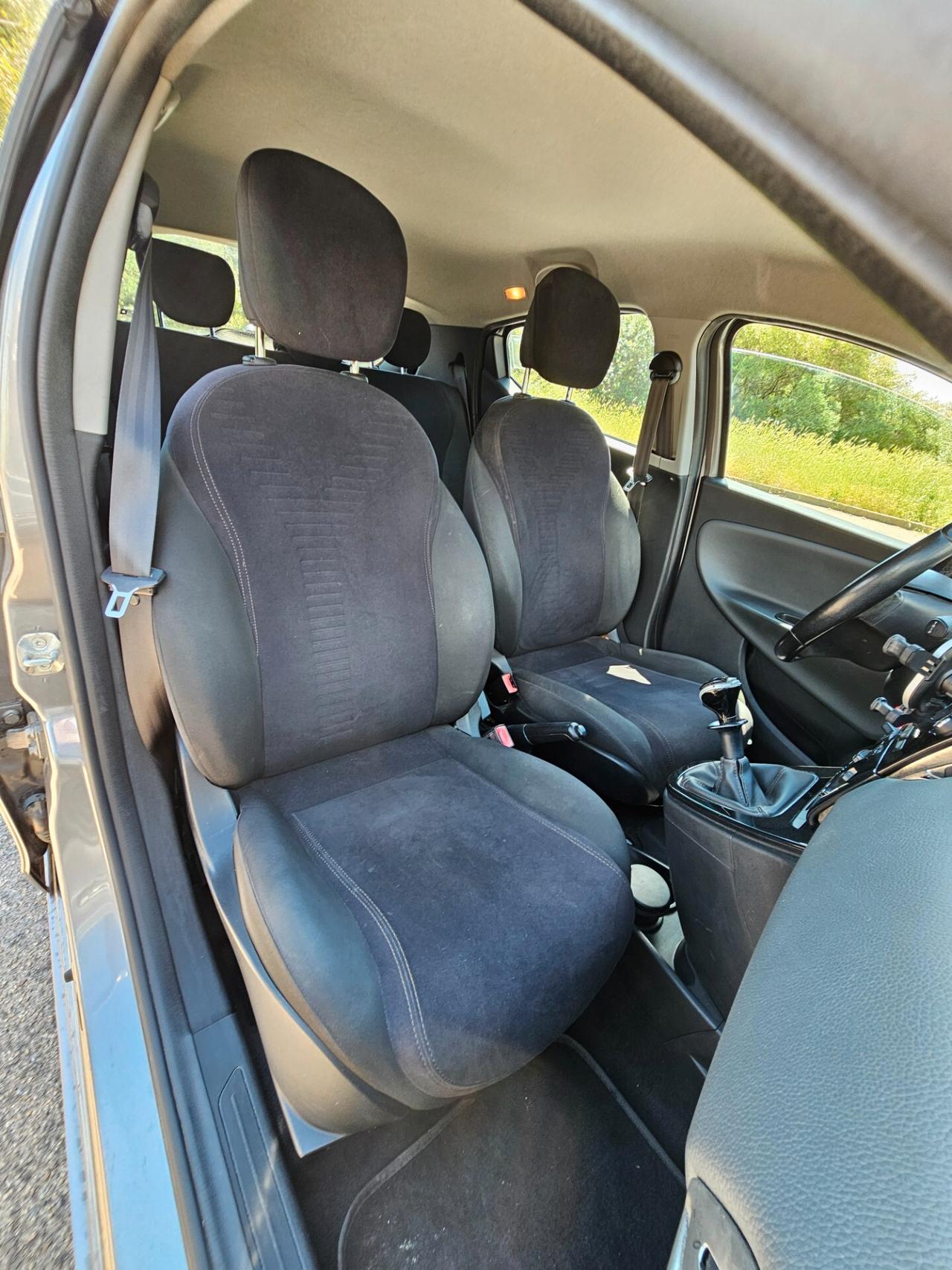 Lancia Ypsilon 1.2 69 CV 5 porte Platinum