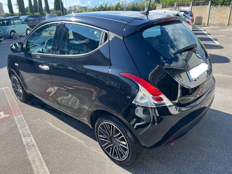 Lancia Ypsilon Ypsilon 1.0 FireFly 5 porte S&S Hybrid Silver