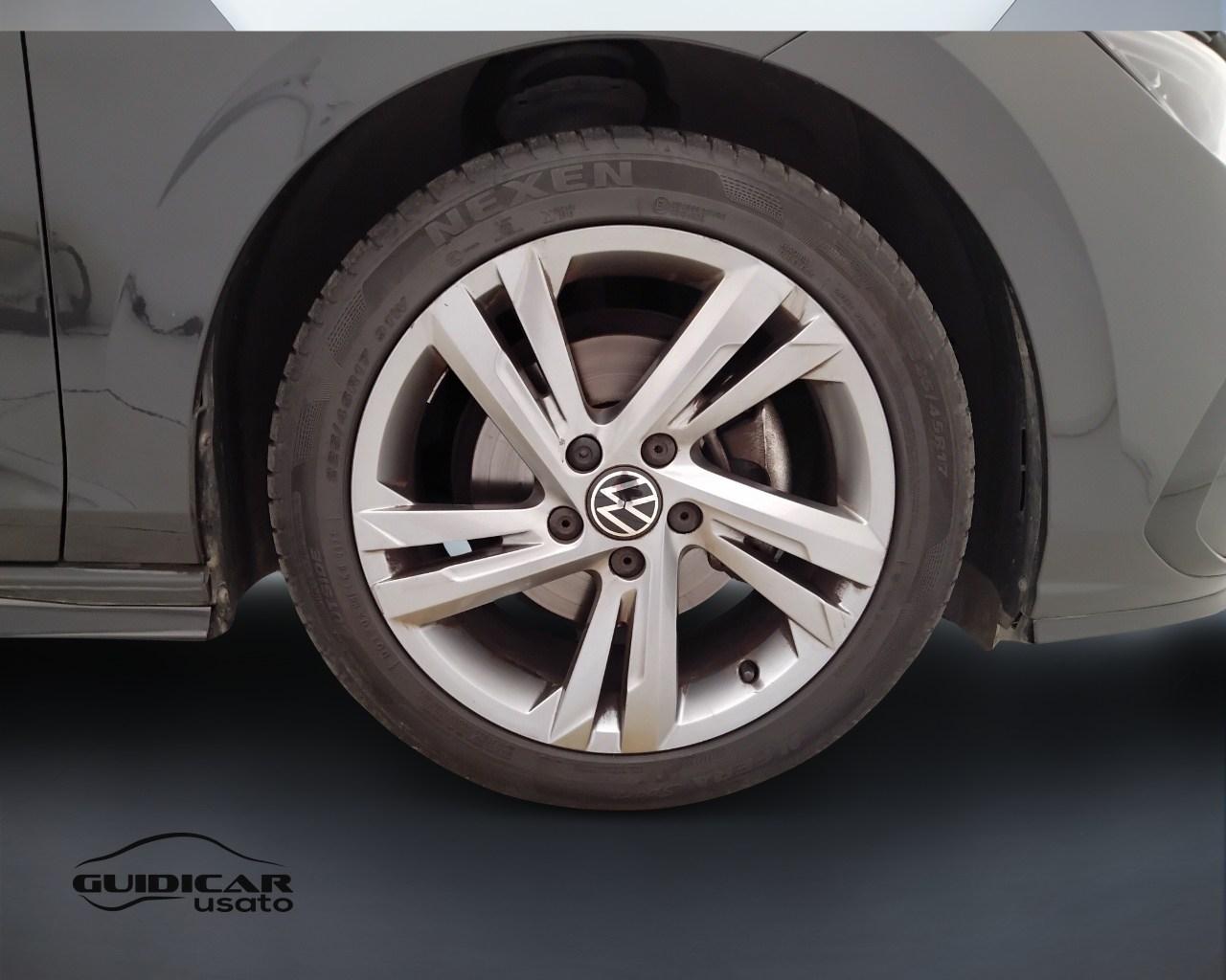 VOLKSWAGEN Golf VIII 2020 - Golf 1.5 tsi evo R-Line 130cv