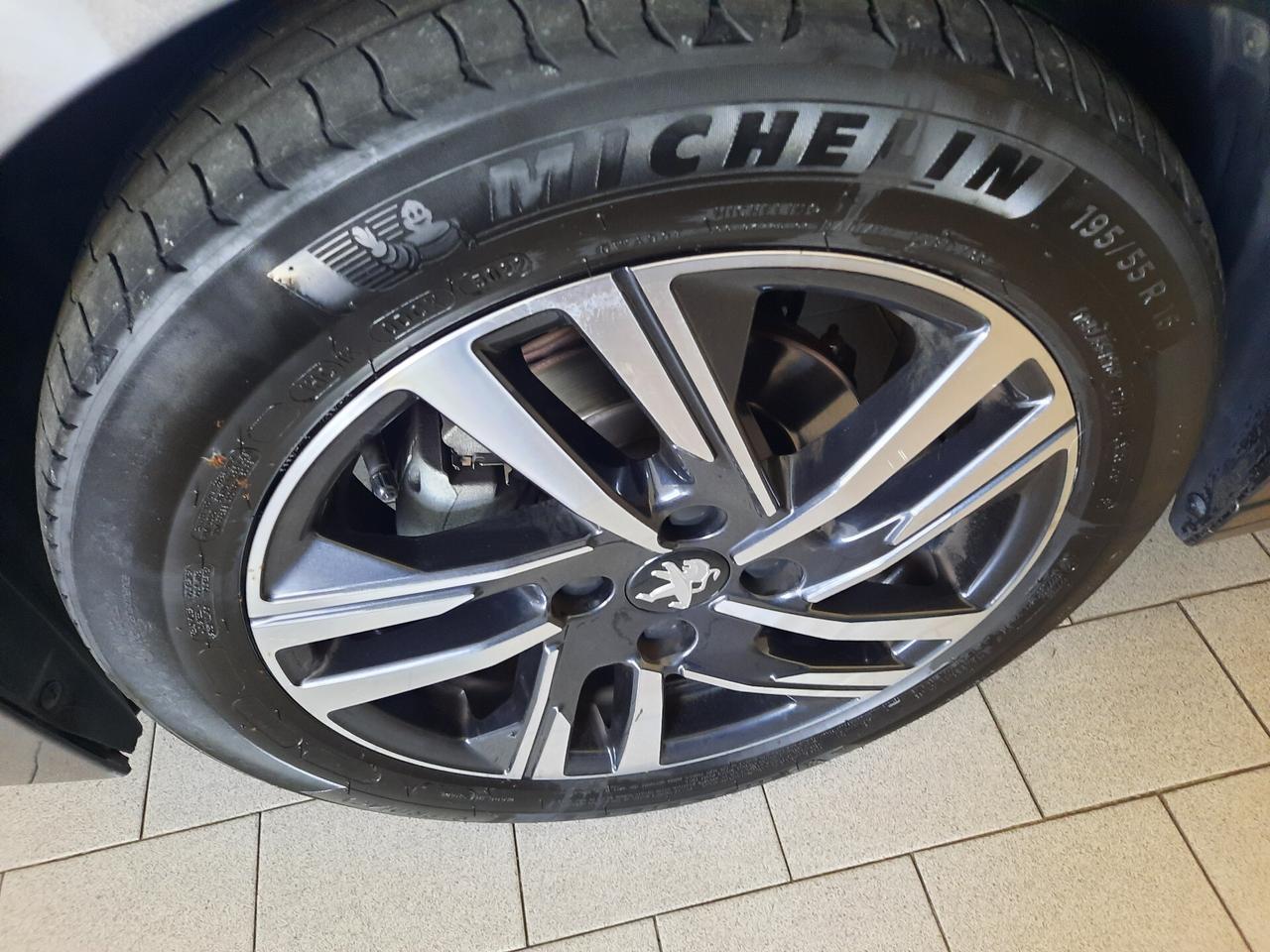 Peugeot 208 PureTech 75 Stop&Start 5 porte Active Pack