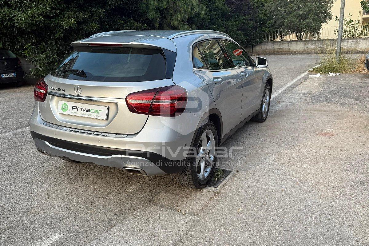 MERCEDES GLA 200 d Automatic Sport