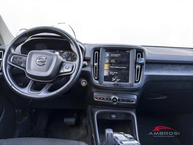 VOLVO XC40 T2 Geartronic Momentum Core