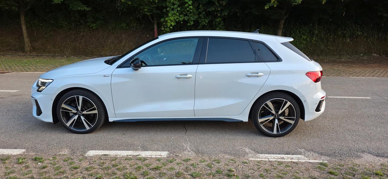Audi A3 SPB 30 TDI S line edition