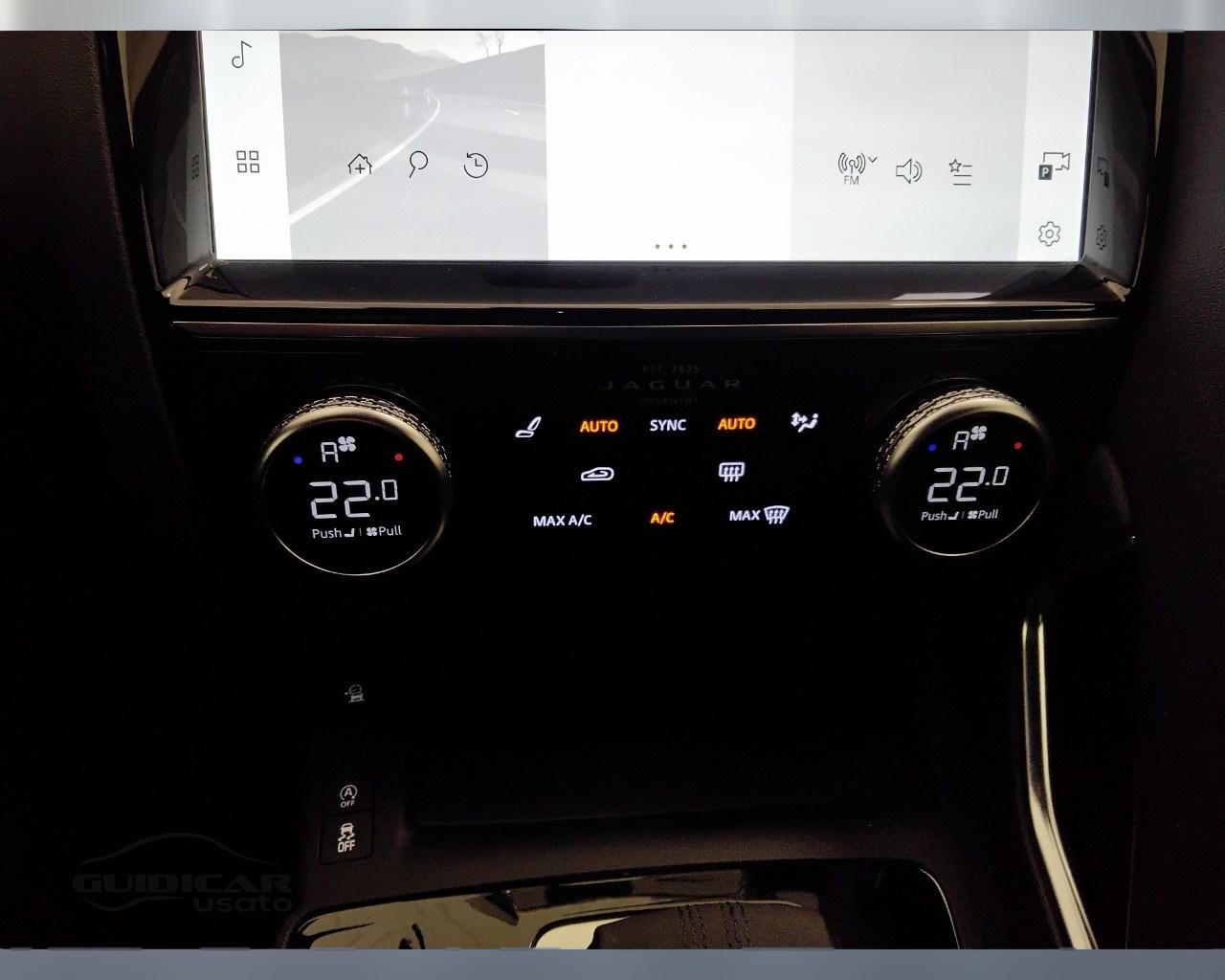 JAGUAR E-Pace 2021 - E-Pace 2.0d i4 mhev R-Dynamic SE awd 163cv aut