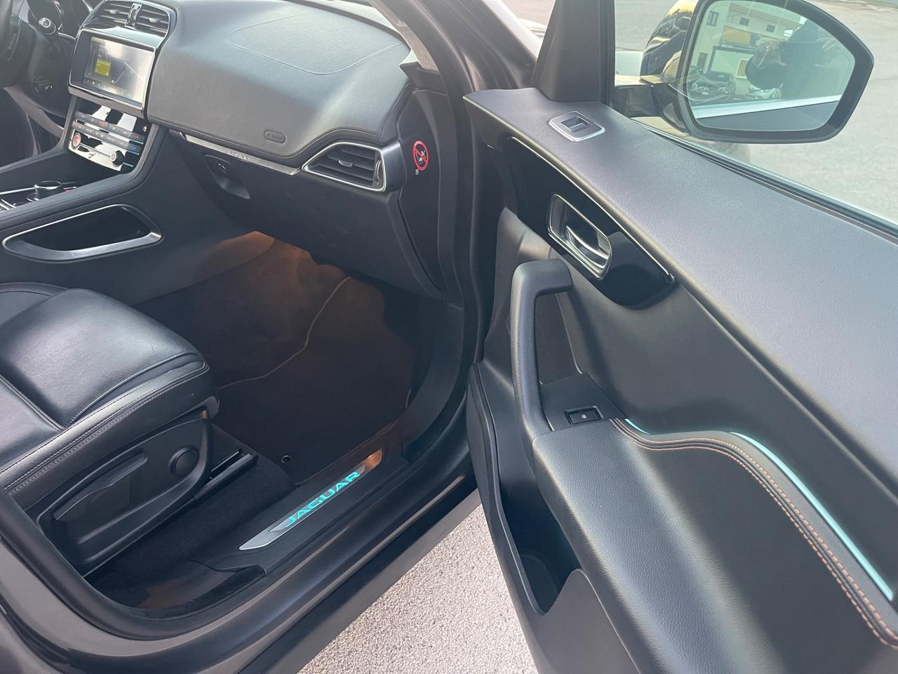 JAGUAR F-PACE 2.0 ID4 AWD 180CV AUT FULL LED MY19