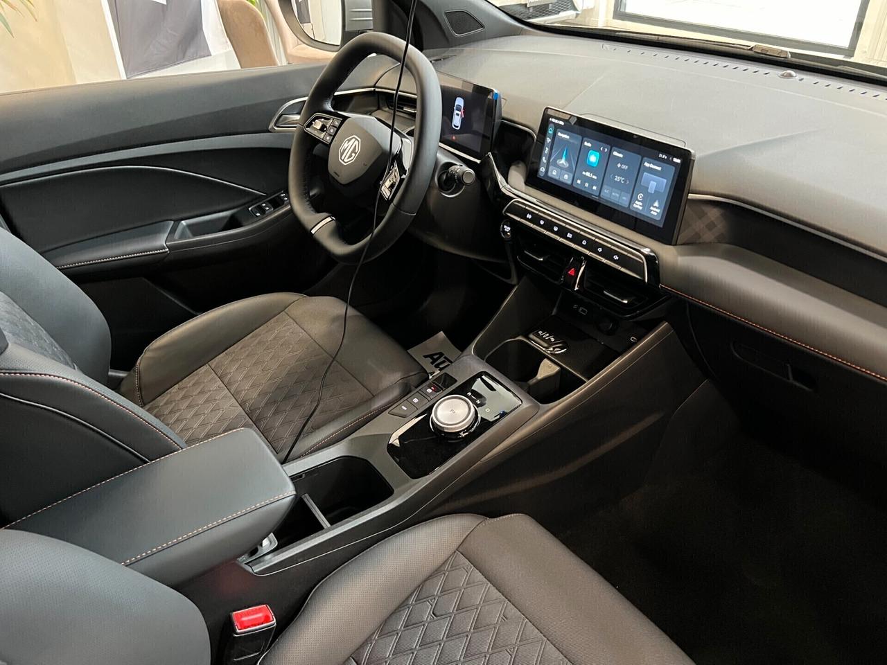 MG3 HYBRID PLUS LUXURY 195 CV AUTO KM0