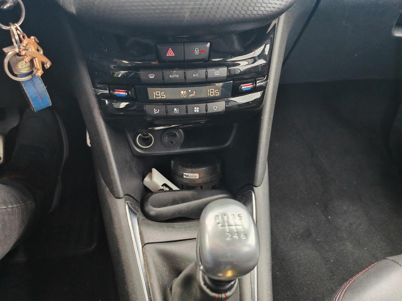 Peugeot 208 BlueHDi 5 porte GT Line Incidentata/Sinistrata