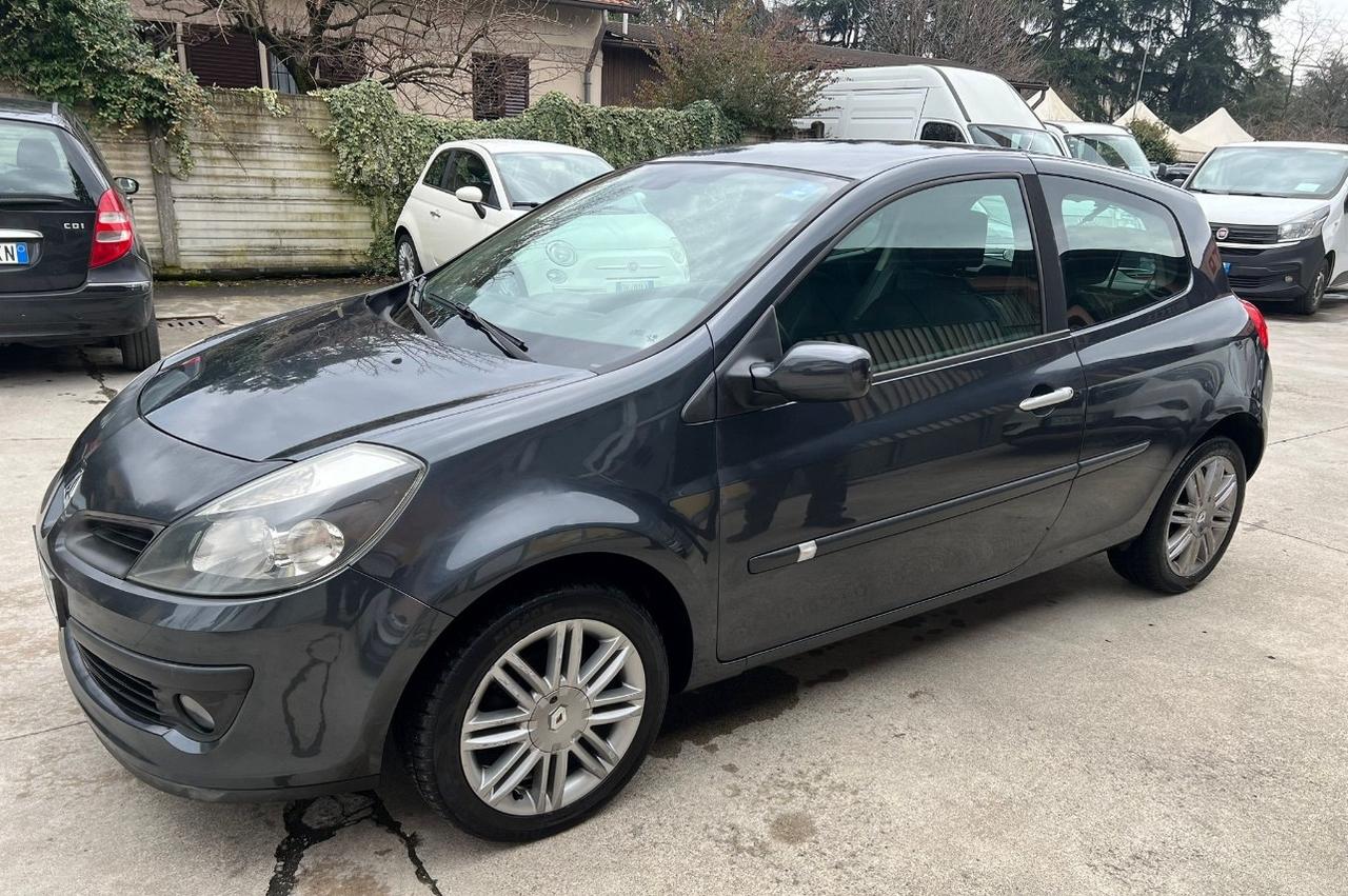 Renault Clio 1.4 benzina motore sostituito 80000km