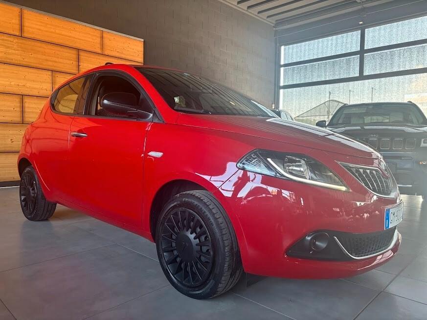 Lancia Ypsilon 1.0 5 porte Hybrid 50.000KM NEOPATENTATI