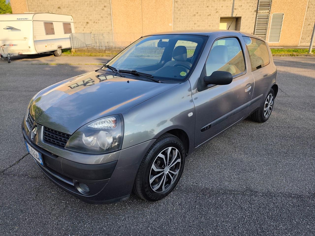 Renault Clio 1.2 16V Benz Dynamic