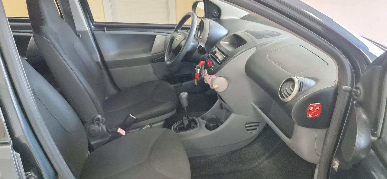 Toyota Aygo 1.0 12V VVT-i 5 porte Sol Red Edition