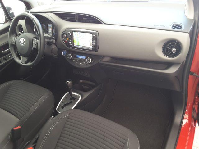 TOYOTA Yaris 1.5 Hybrid 5 porte Business