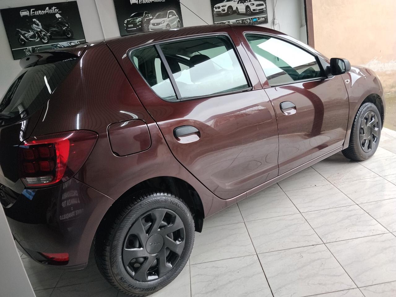 Dacia Sandero 900 bnz / GPL 2017 CON GARANZIA
