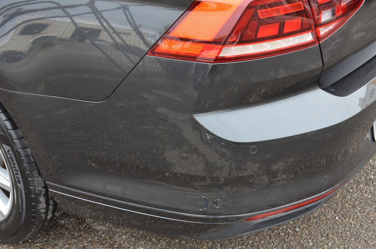 Volkswagen Passat 1.6 TDI SCR DSG Business BMT