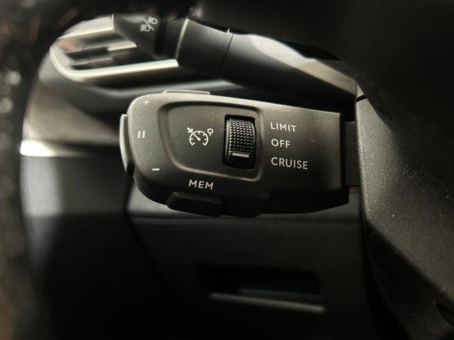 PEUGEOT 3008 Hybrid4 300 e-EAT8 GT