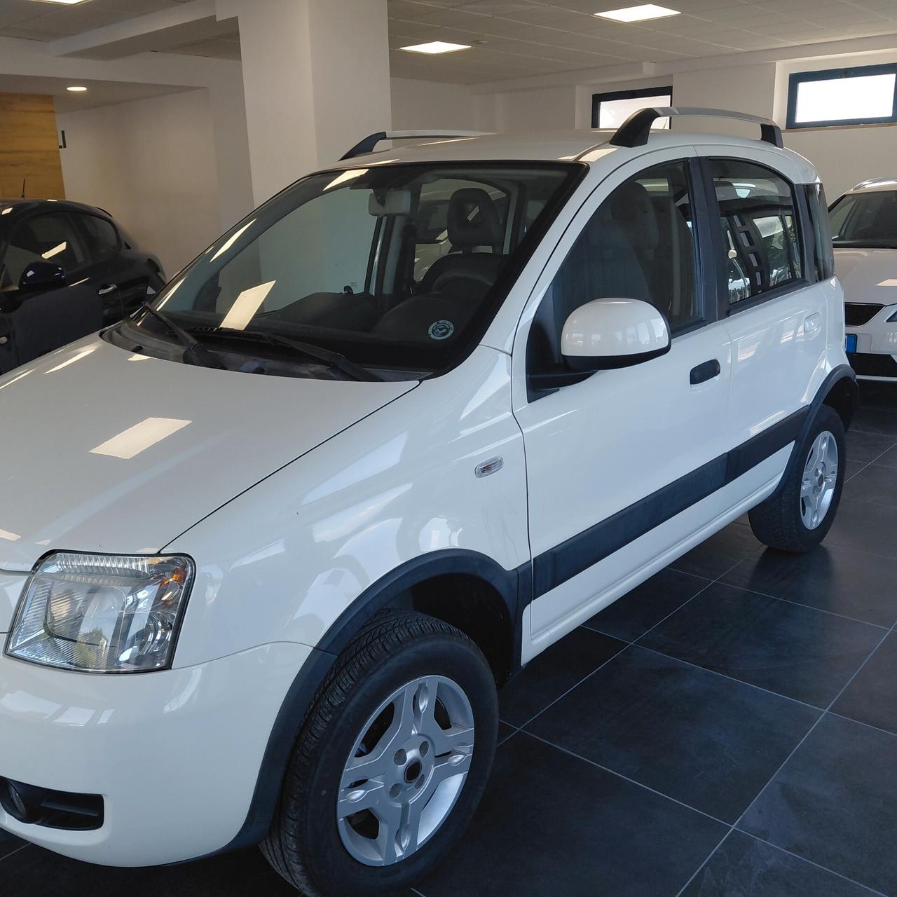 FIAT PANDA ANNO 2012 DS 1.3 ATRAZIONE 4X4 KM 200 MILA
