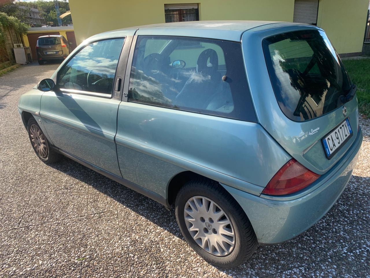 Lancia Y 1.2i NEOPATENTATI