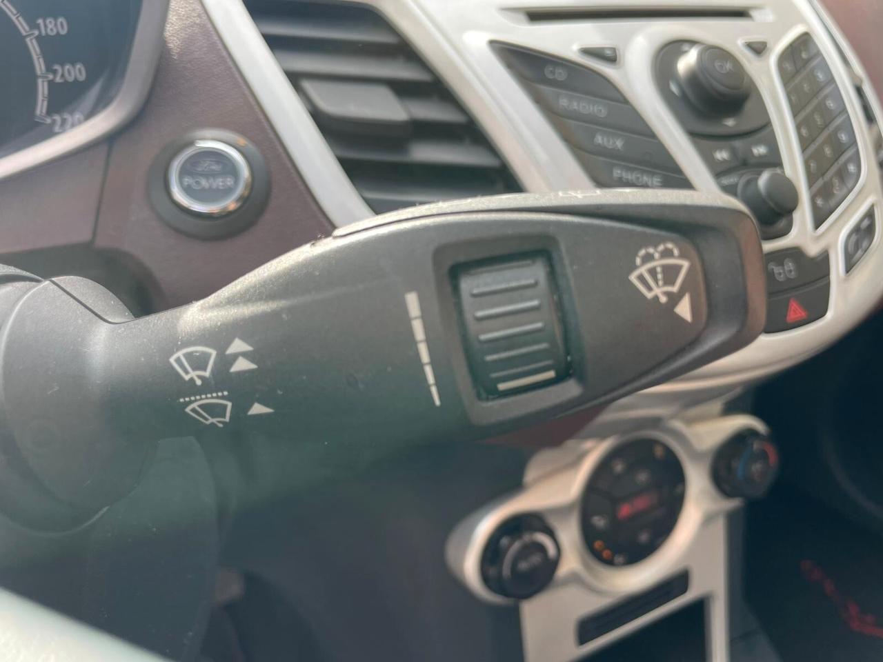 Ford Fiesta 1.4 TDCi 68CV 5 porte Titanium