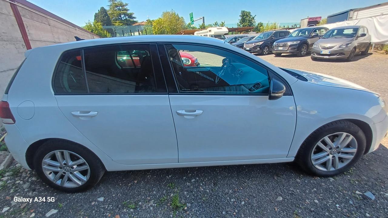 Volkswagen Golf 1.6 TDI DPF DSG 5p. Highline
