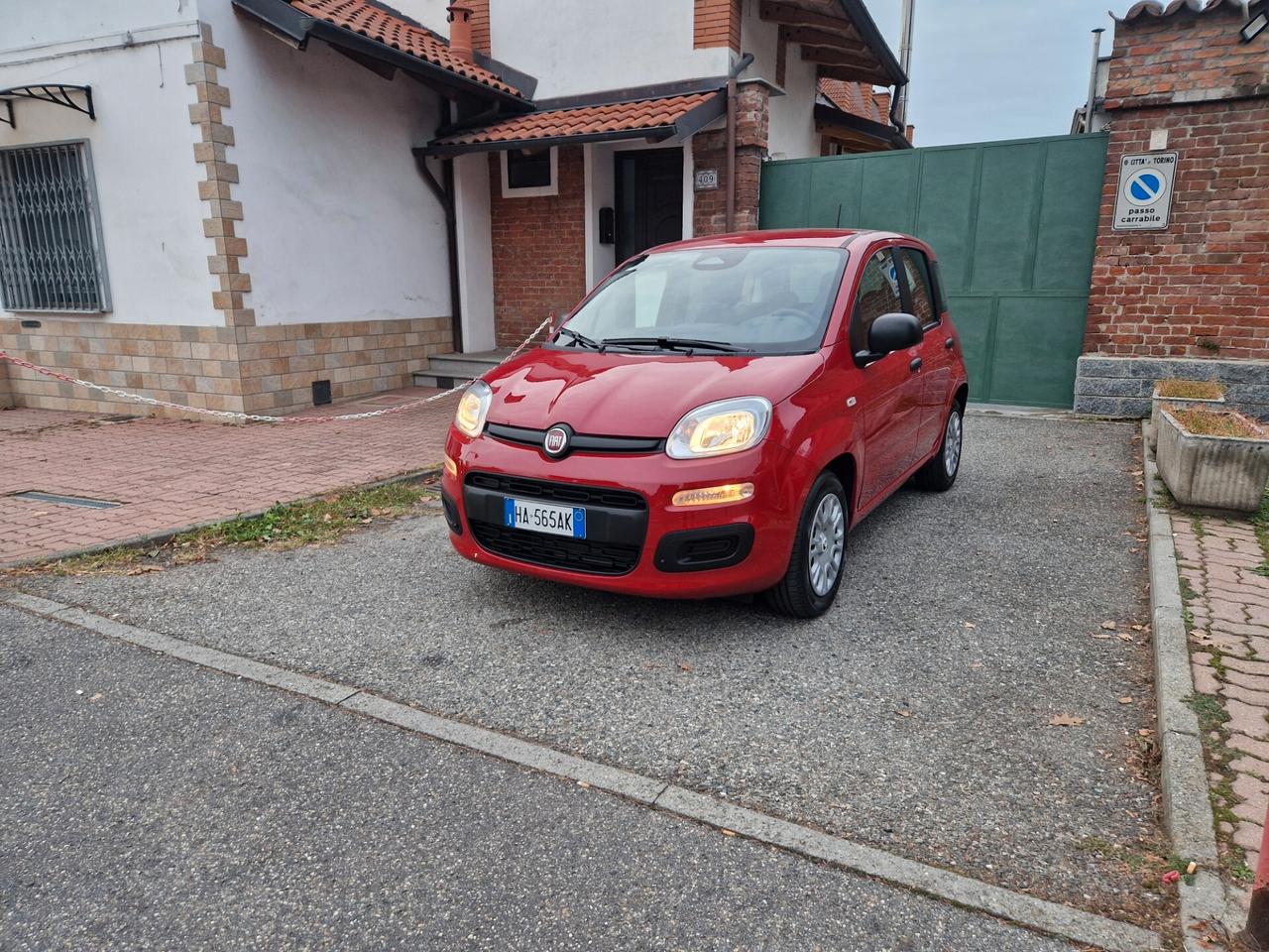 Fiat Panda hybrid 1.0 70CV "SOLO 700 km" Bluetooth, Sensori p