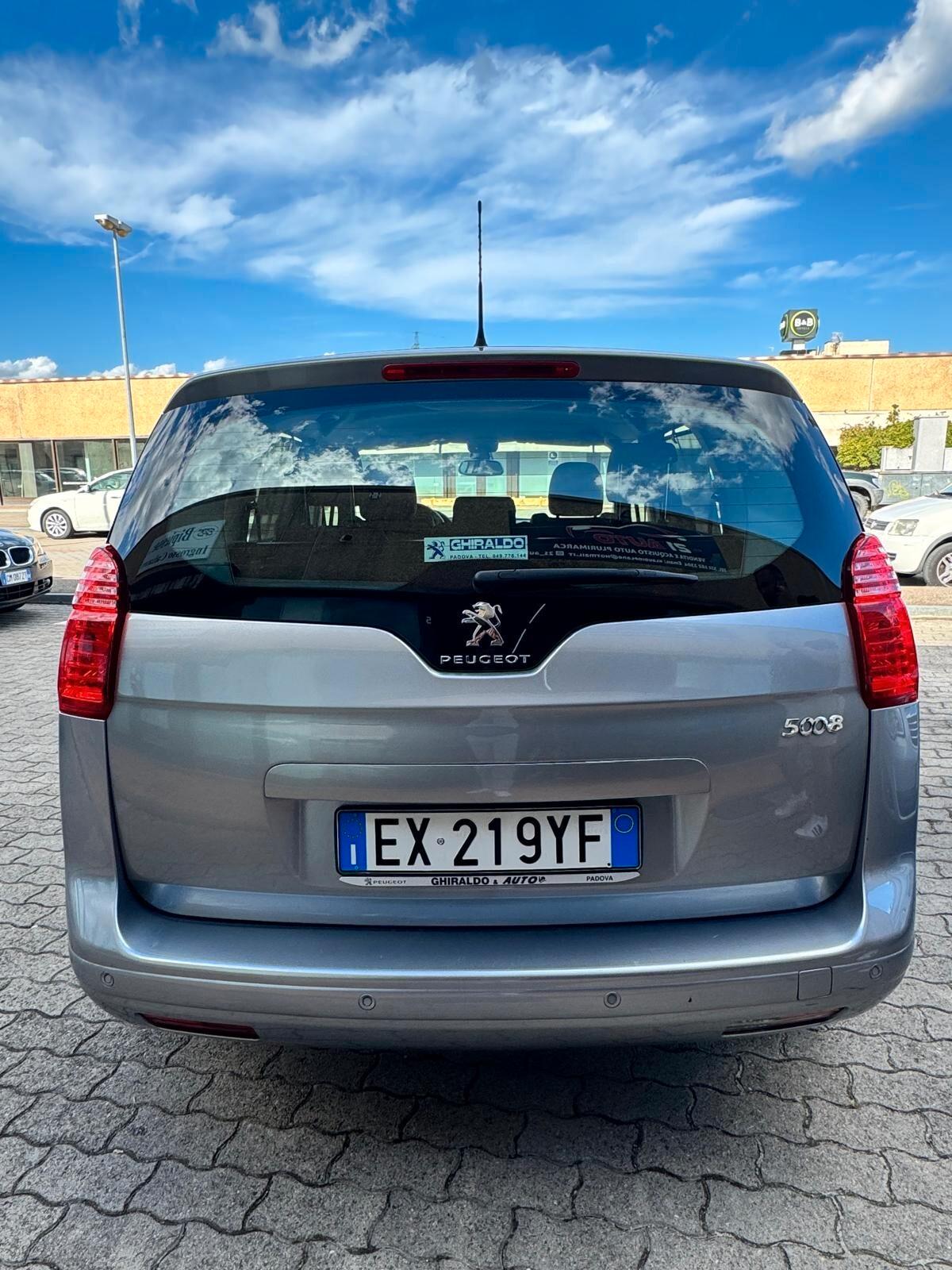 Peugeot 5008 1.6 HDi 115CV Allure