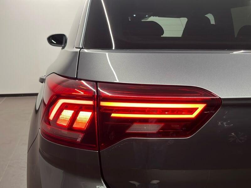 Volkswagen T-Roc Nuovo R-Line 1.0 TSI 81 kW (110 CV) Manuale