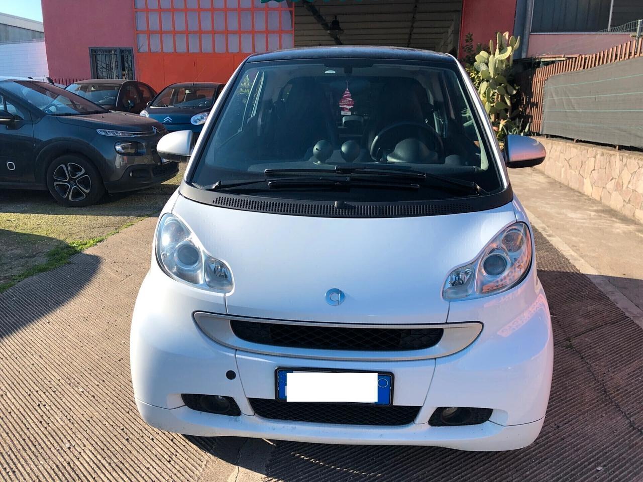 Smart ForTwo 1000 52 kW MHD coupé HI-TECH