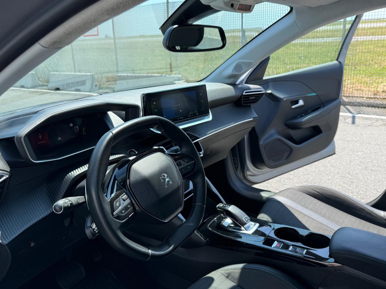 Peugeot 208 -100 CV-AUTOMATICA-FULL OPTIOAL