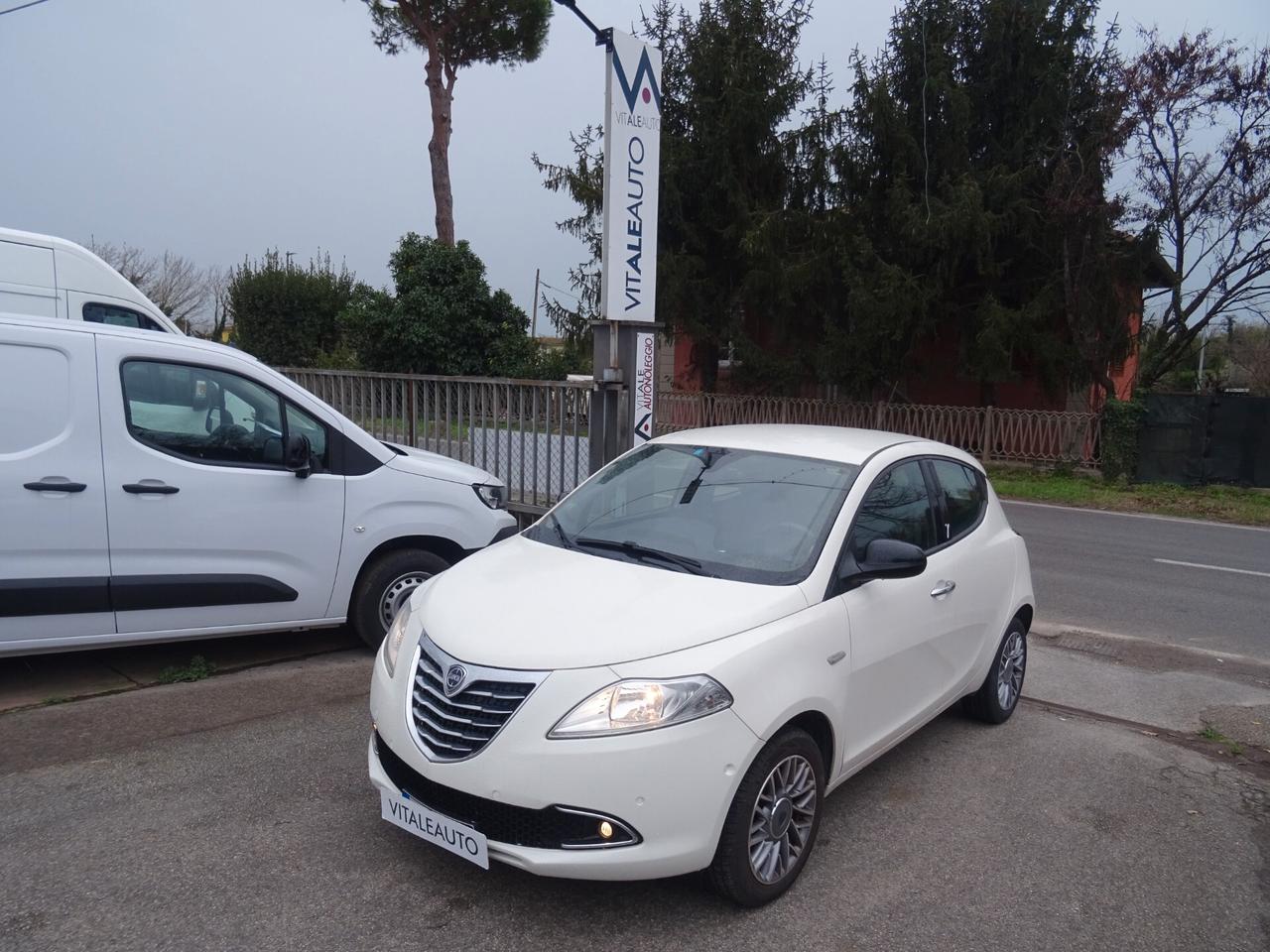 Lancia Ypsilon 0.9 TwinAir 85 CV 5p Platinum C.AUTOMATICO