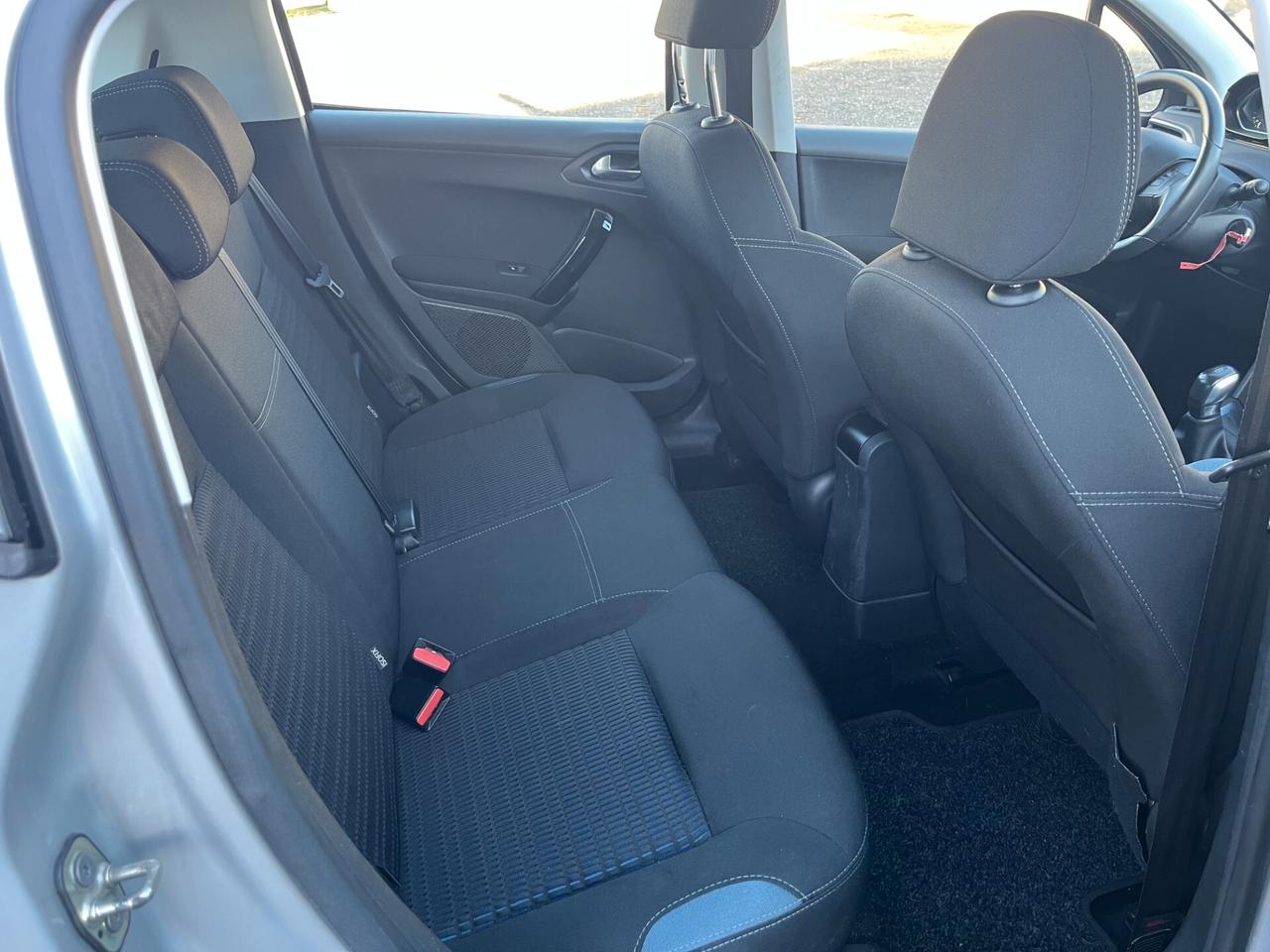 Peugeot 208 PureTech 82 5 porte Allure