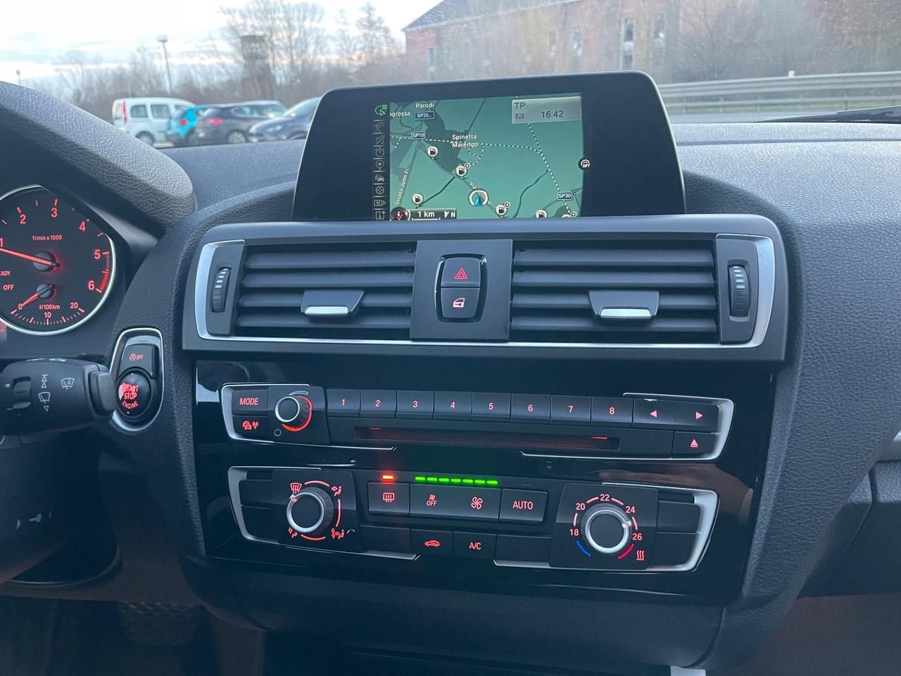 Bmw 118 118d 5p. Urban