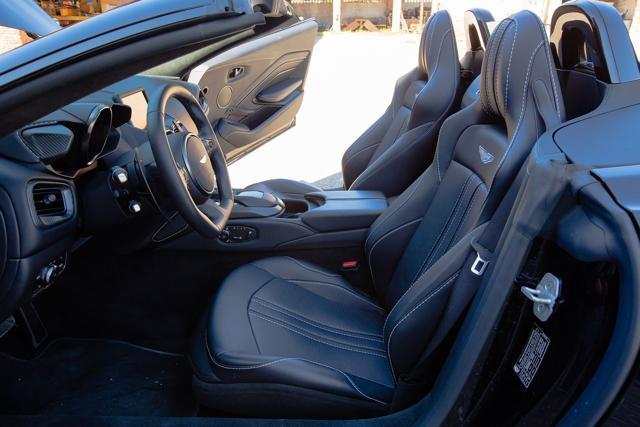 ASTON MARTIN Vantage Roadster