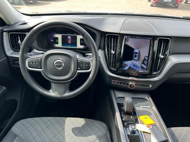 VOLVO XC60 B4 (d) AWD automatico MOMENTUM