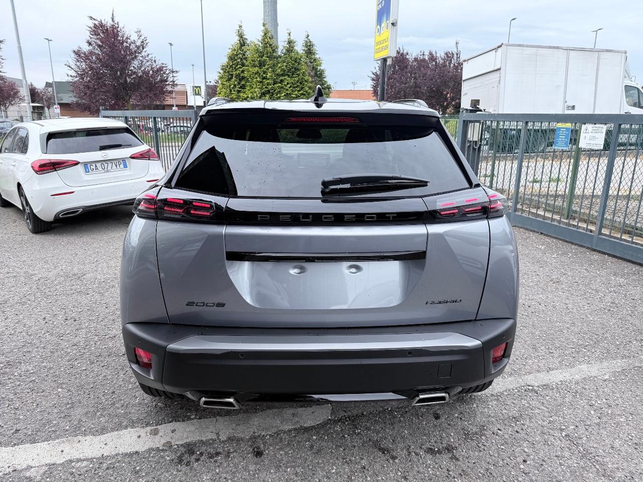 Peugeot 2008 2008 1.2 hybrid GT 145cv e-dcs6