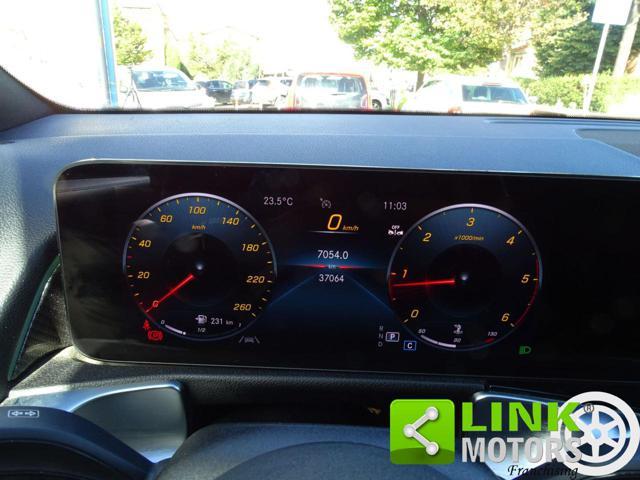 MERCEDES-BENZ GLB 180 d Automatic Premium BLACK PACK *UNIPRO*