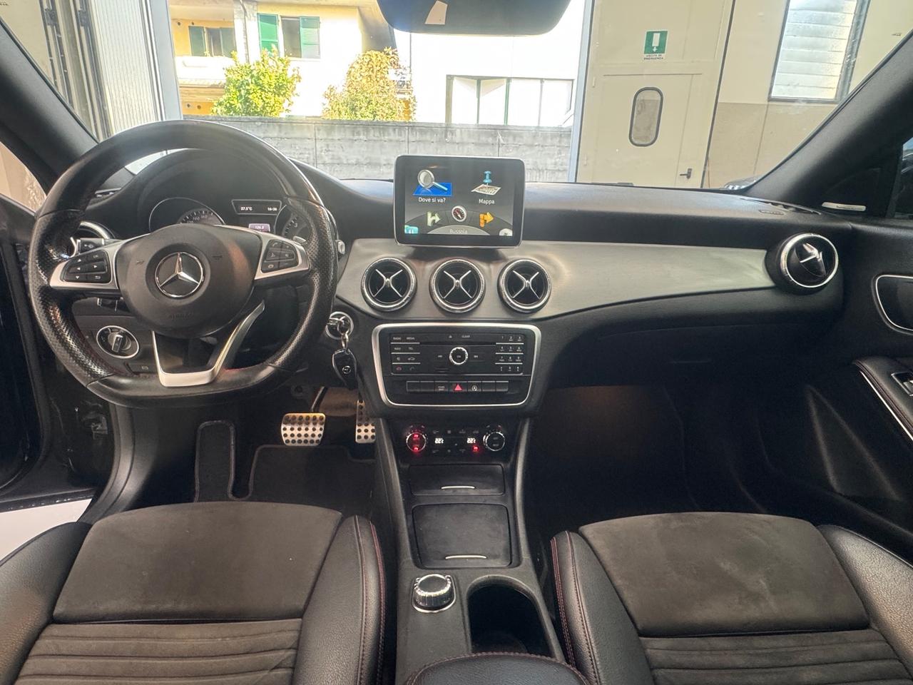 Mercedes-benz CLA 220 d Automatic Premium Dark Night