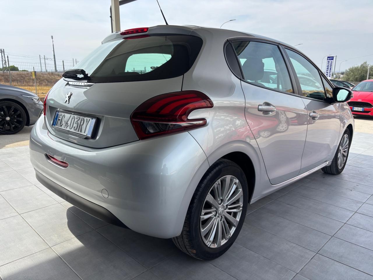 Peugeot 208 BlueHDi 75 5 porte Allure