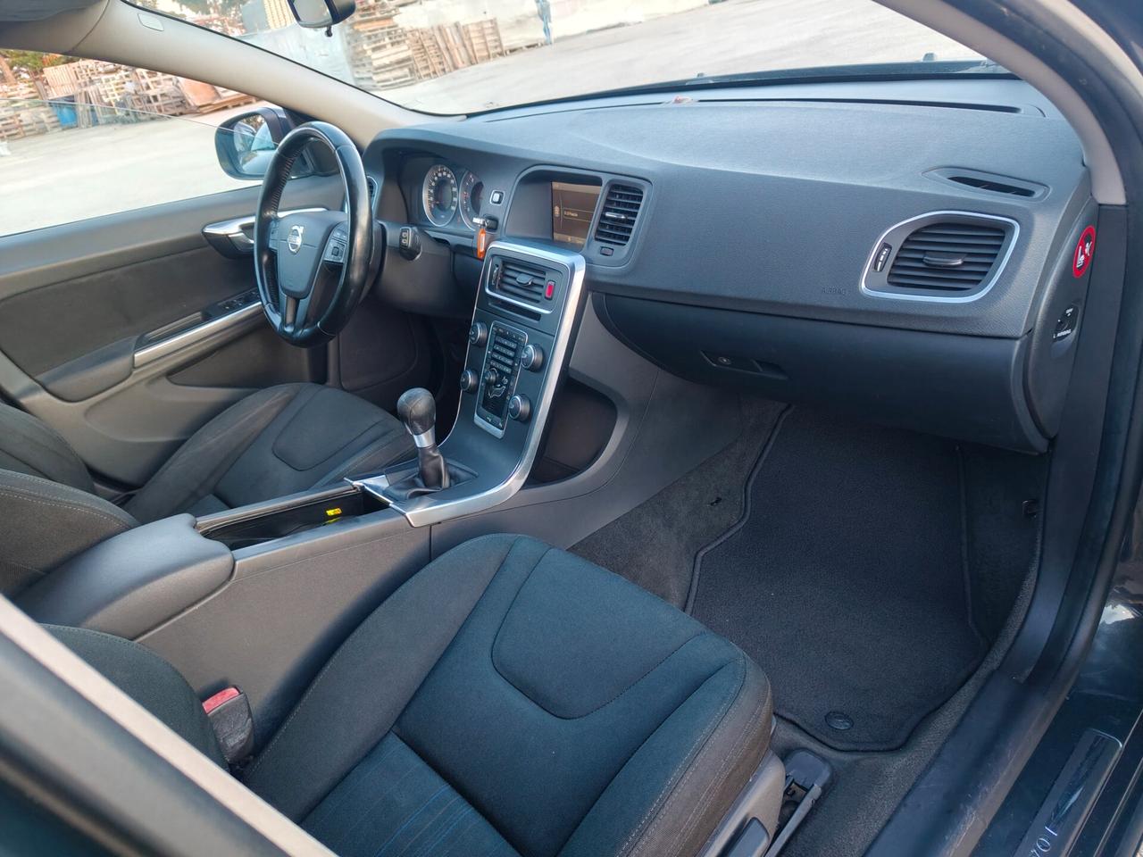 Volvo V60 D2 1.6 Momentum