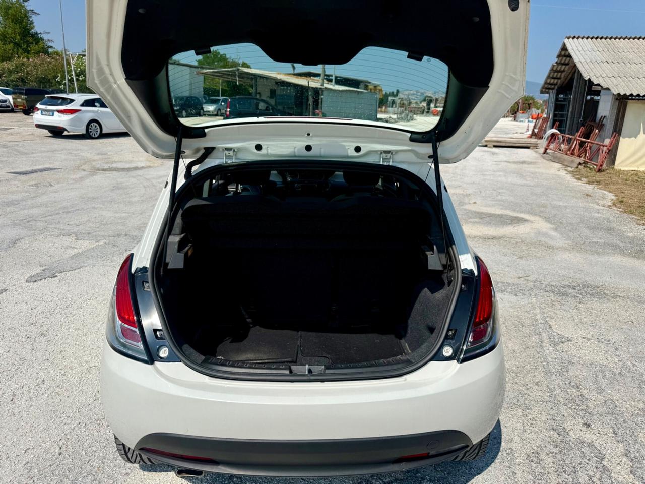 Ypsilon 1.2 benzina euro6B Unipro NEOPATENTATI