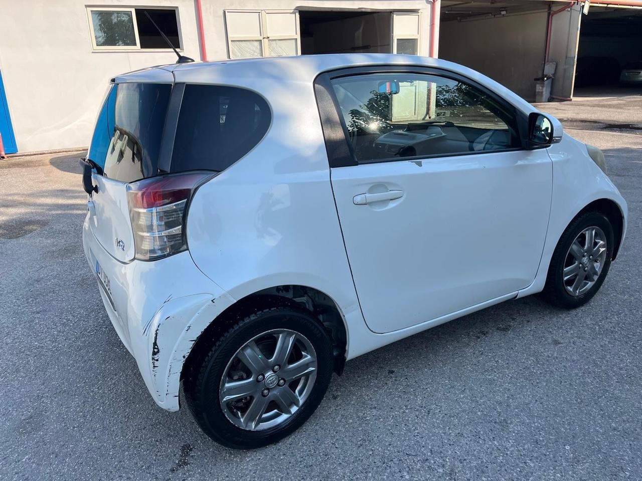 Toyota iQ-1.0 benz-c.autom-full-2009